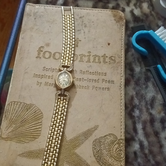Vintage Dorset small ladies watch - Picture 3 of 3